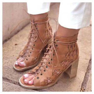 ANTHROPOLOGIE Women's MOLLINI Silent D Jayman Lace-Up Heels Honey Color Size 38